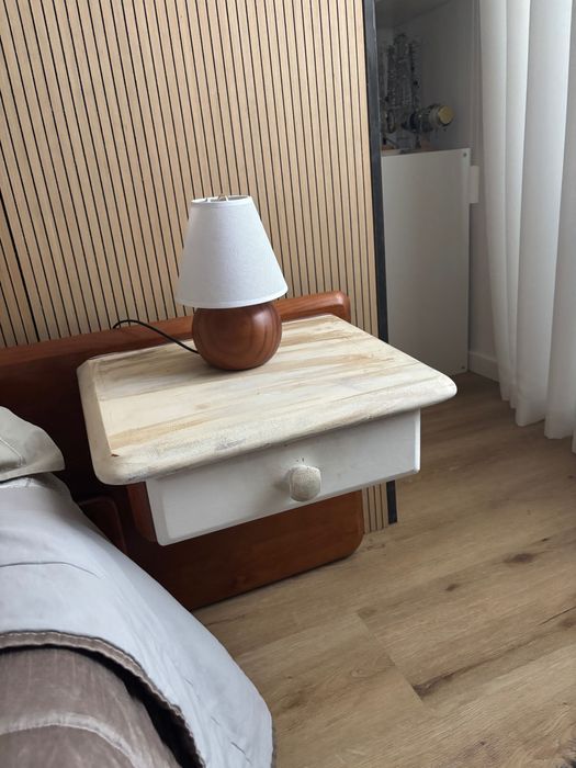 Cama casal marca Cerne oferta 2 candeeiros mesa cabeceira