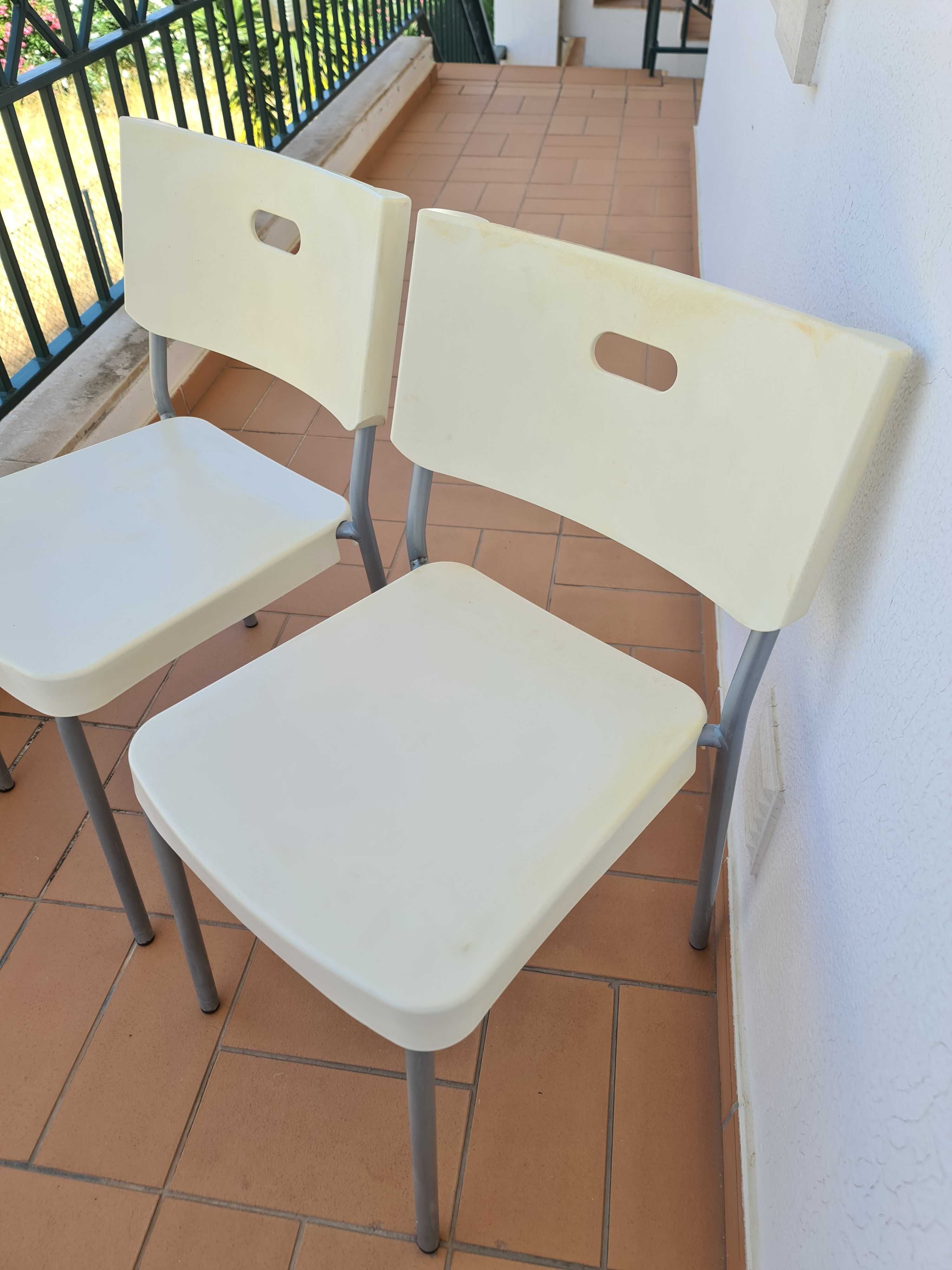 2 Cadeiras Brancas Par Cozinha Sala Mesa Kitchen Table White Chairs