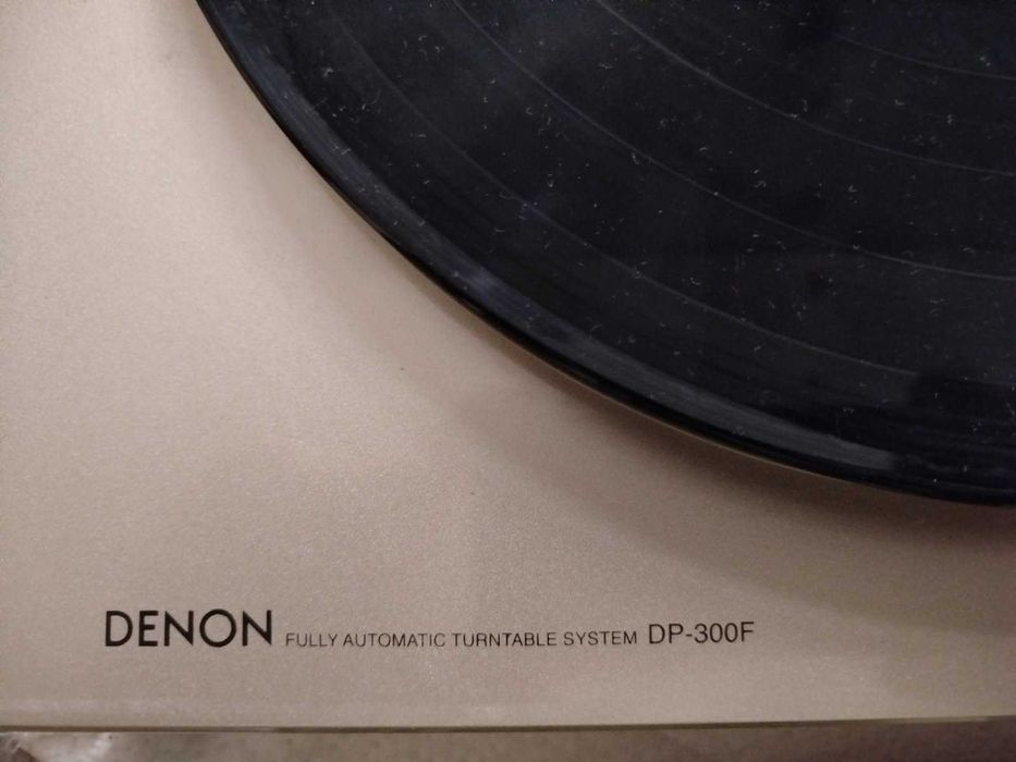 Gramofon Denon DP-300F