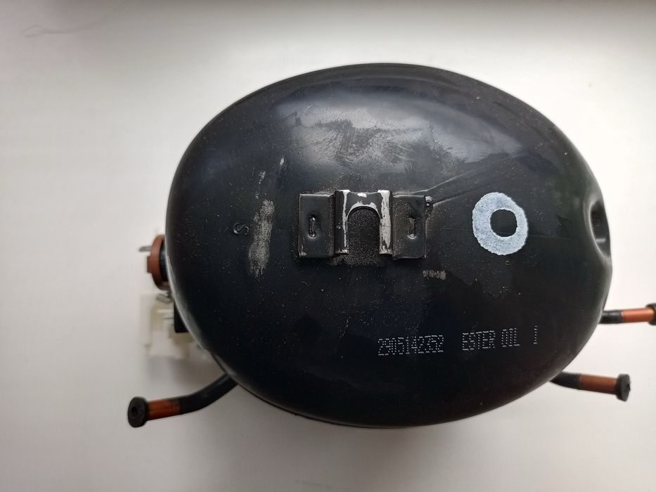 Компрессор Embarco EMT60HLP R134A для холодильника