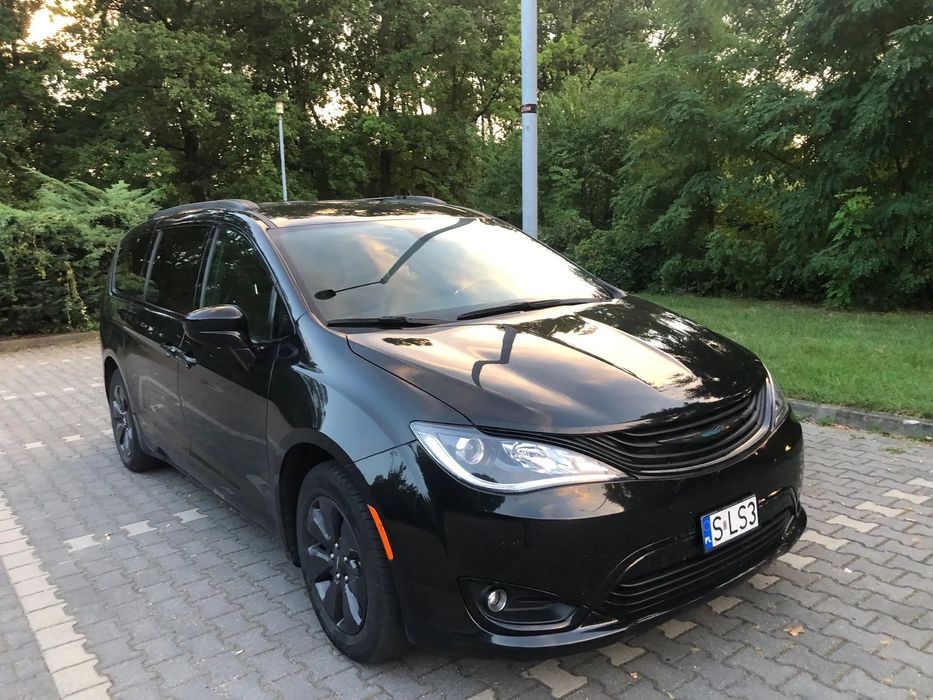 Chrysler Pacifica Idealna Hybryda Pacyfika Chrysler 7 os - czarna