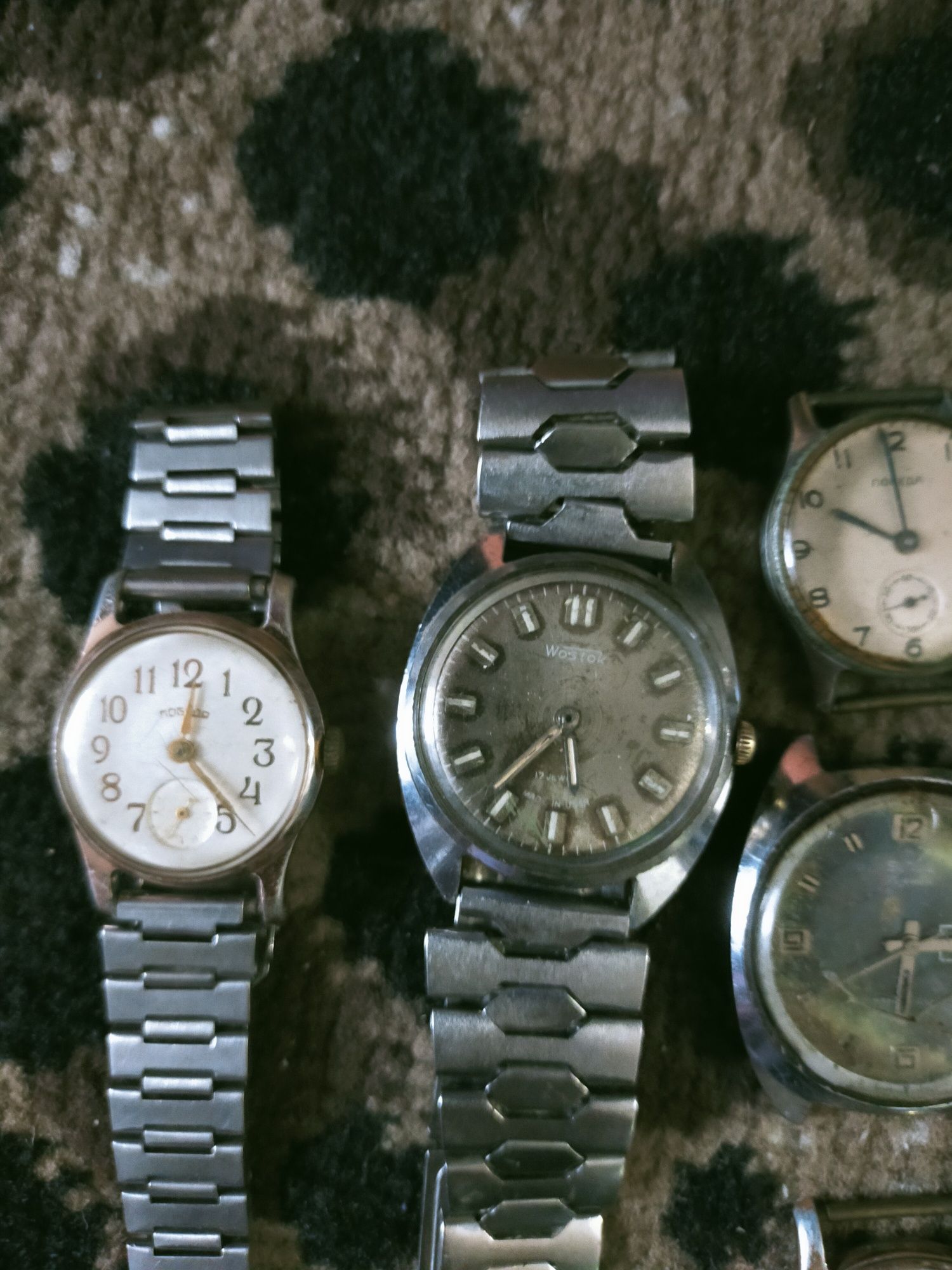 Продам старые советские часы
