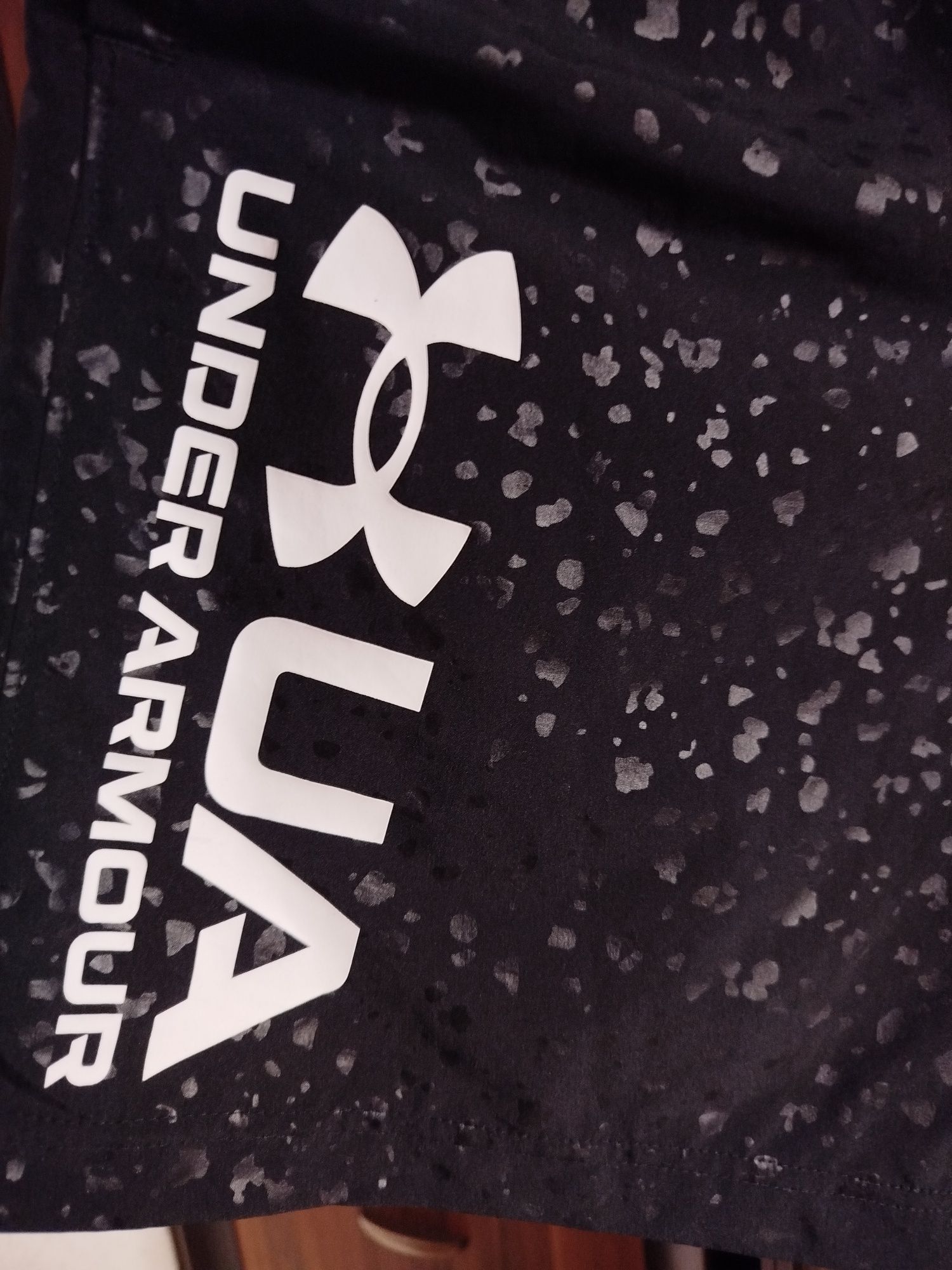 Spodenki krótkie męskie Under Armour rozmiar S stan idealny