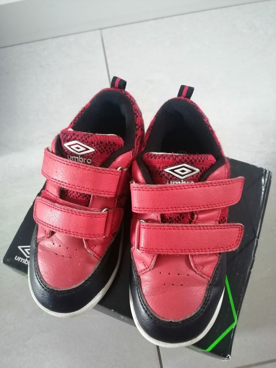 Adidasy umbro 26,27