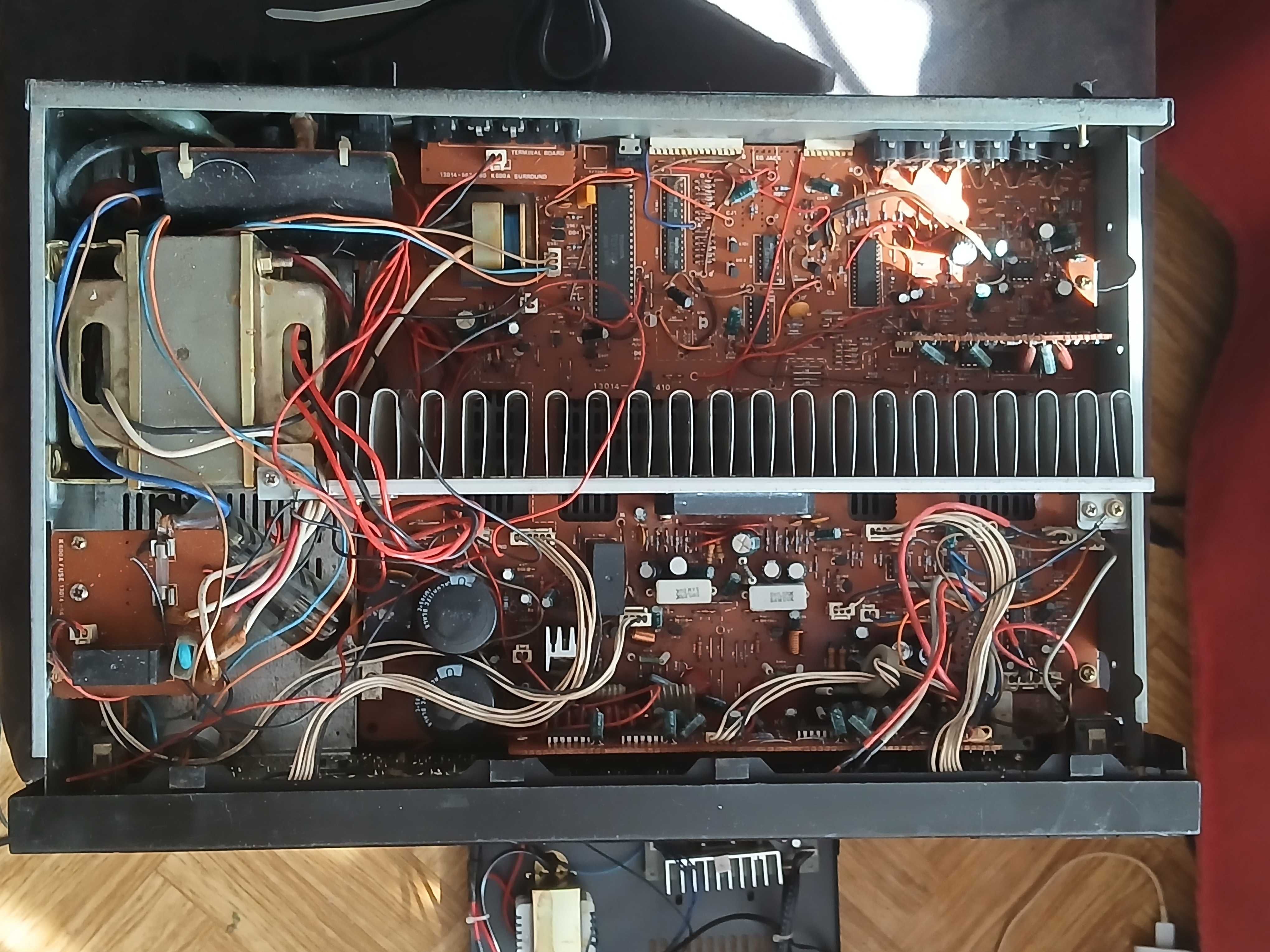 Zestaw audio 2 wzmacniacz i jeden amplituner