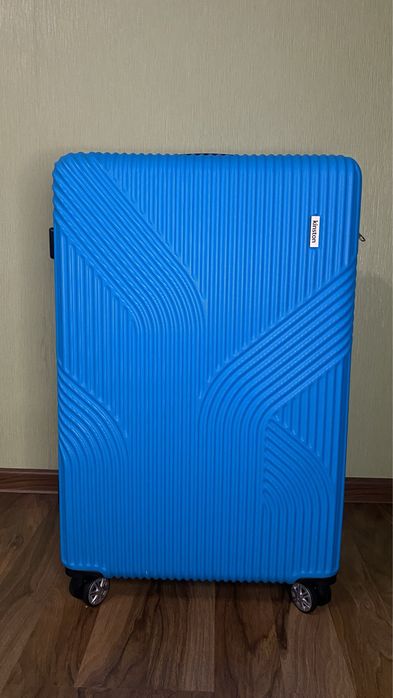 Валіза Нова