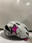 Kask rowerowy dziecięcy – biały z różową gwiazdą