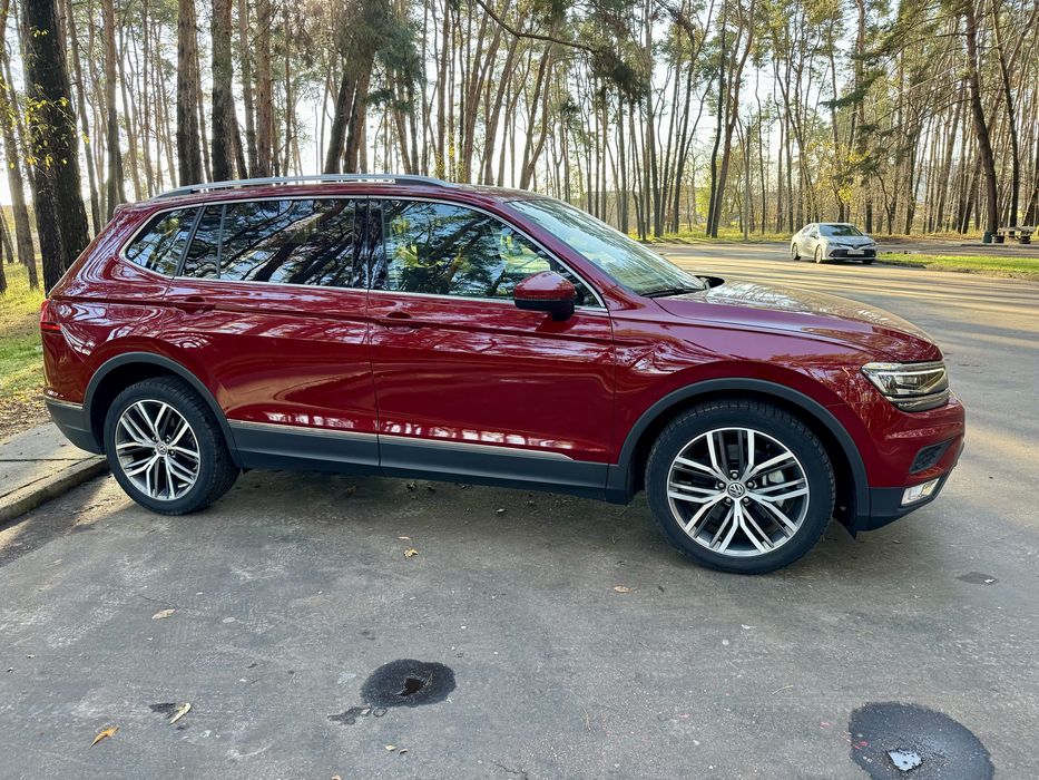 Продам Volkswagen Tiguan SEL Premium
