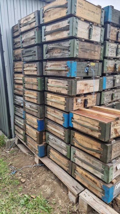 200 x Skrzynka na amunicje.
Skrzynka drewniana 40x34x16 klamra zawias.
