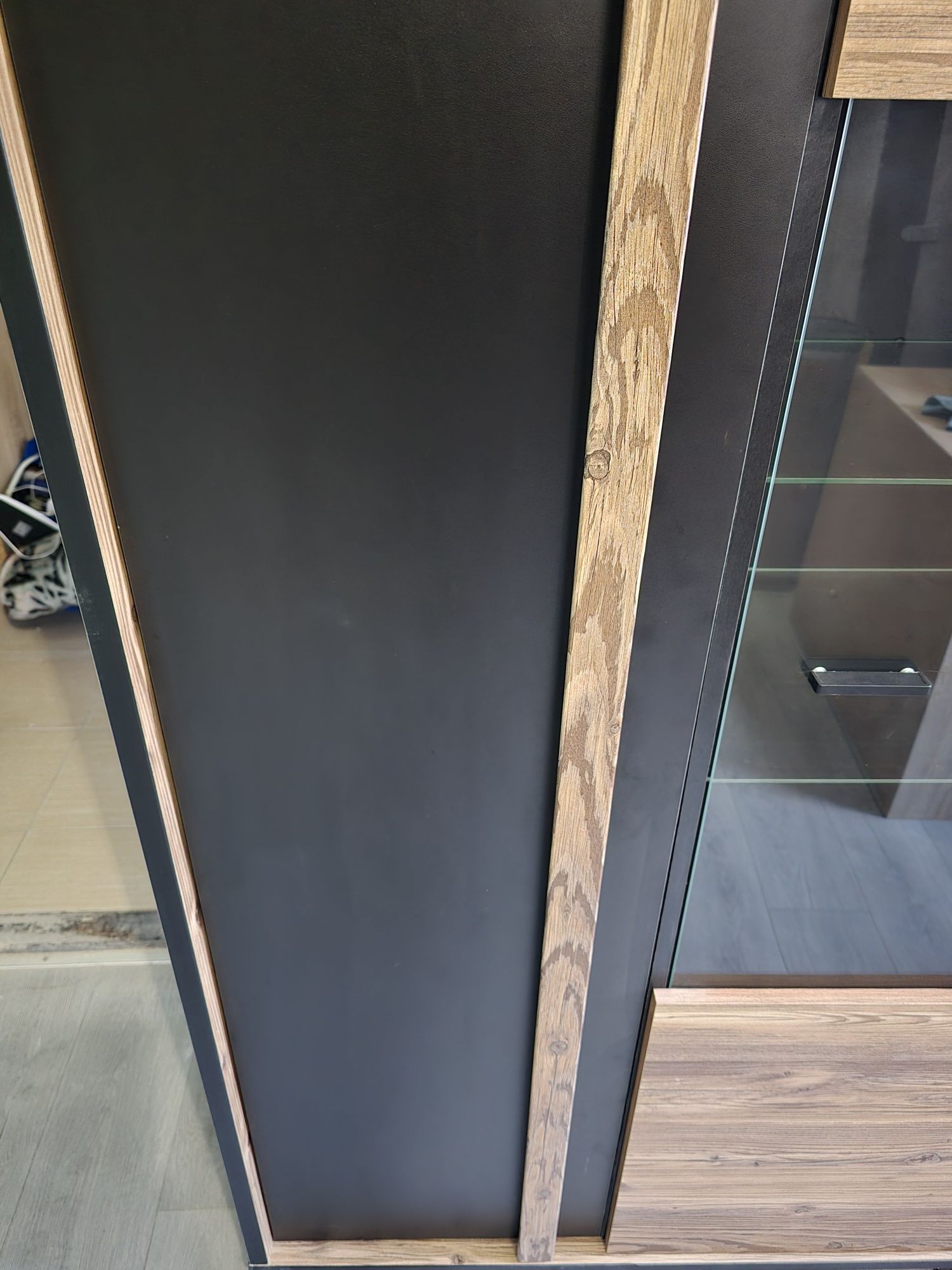 Elegancka Witryna Loft/szafka + półka na ścianę