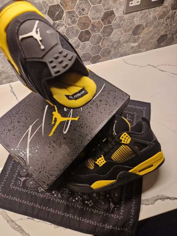 Jordan 4 Retro Thunder R.40