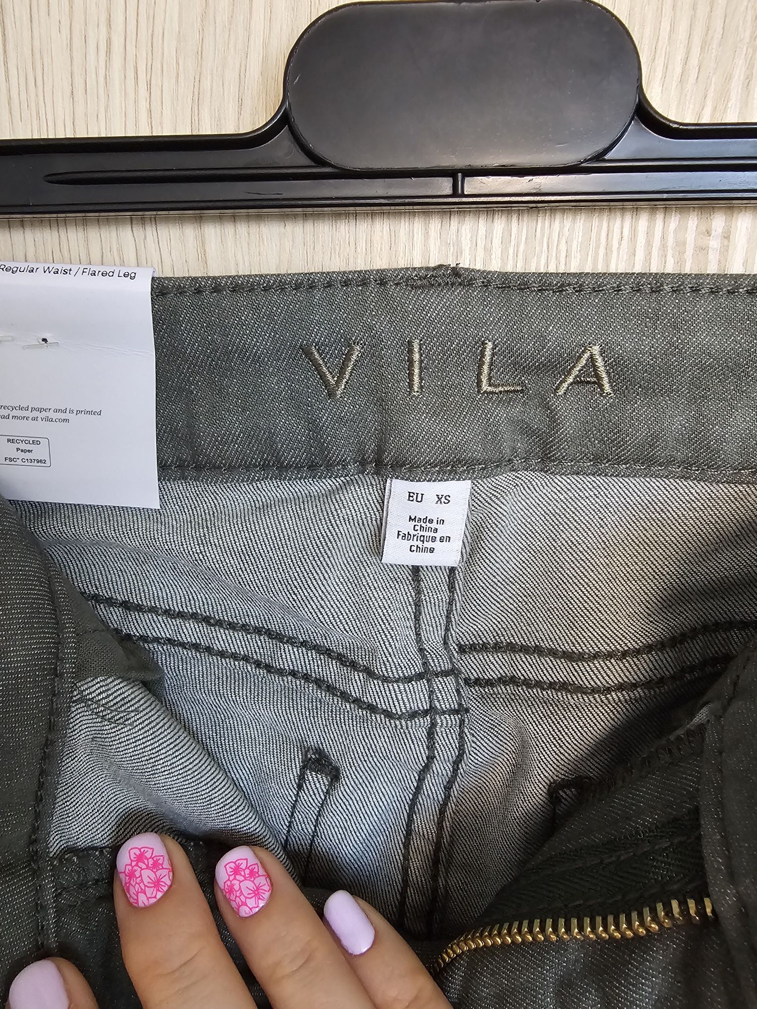 Zielone Jeansy Vila Regular Waist & Flared Leg XS/32