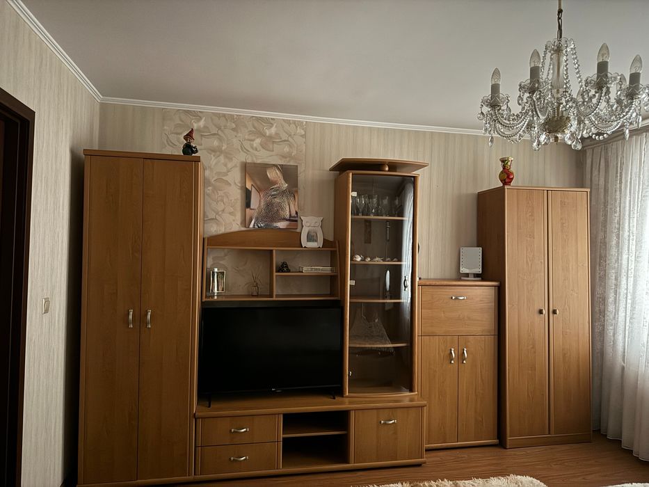 Стінка у вітальню