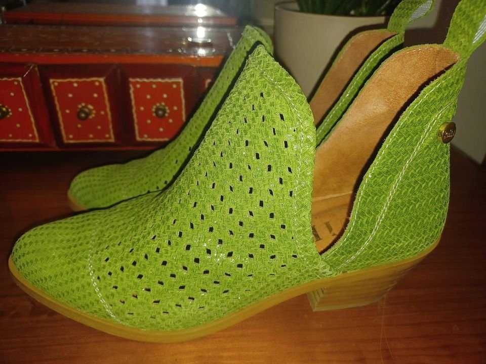 Botins verdes em pele da Ruika