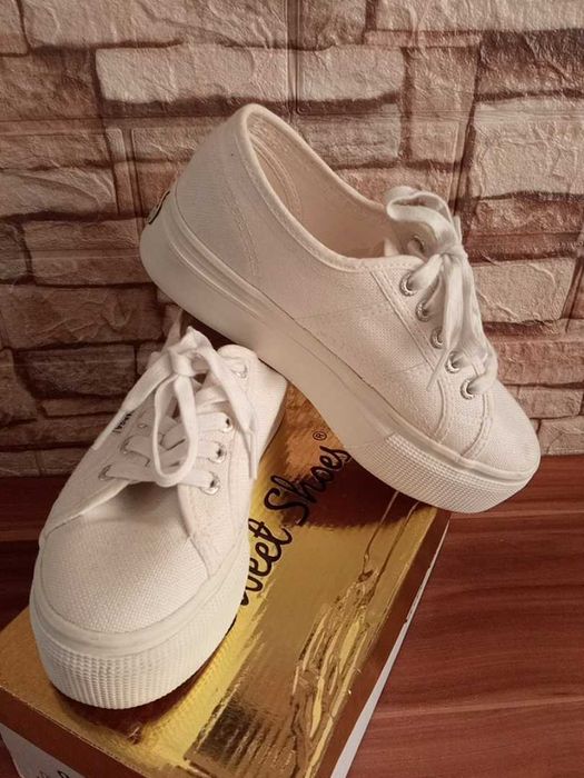 Кроссовки 36р-23.5см