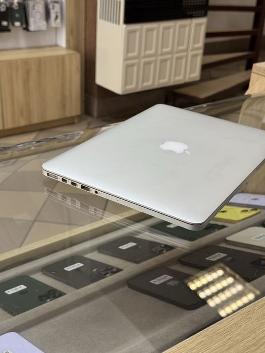 MacBook Pro 13 2015 i5 8/128Gb Silver