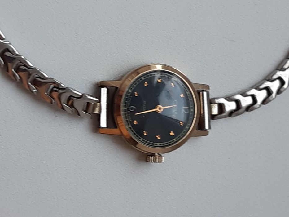 Годинник жіночий Слава позолота