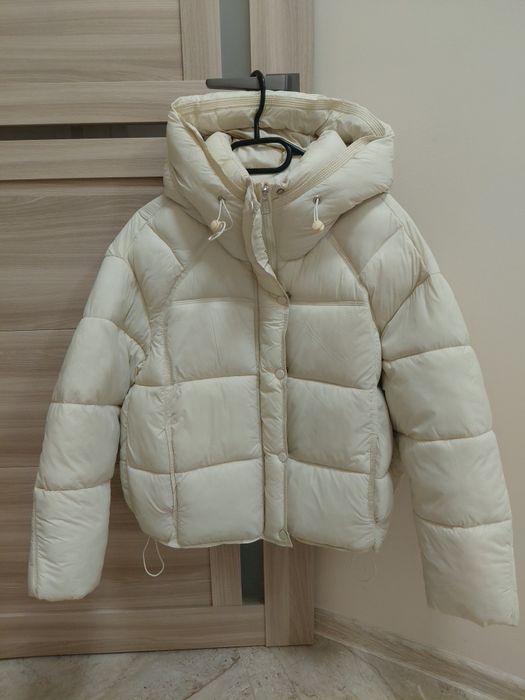 Куртка жіноча демісизон біла з капюшоном