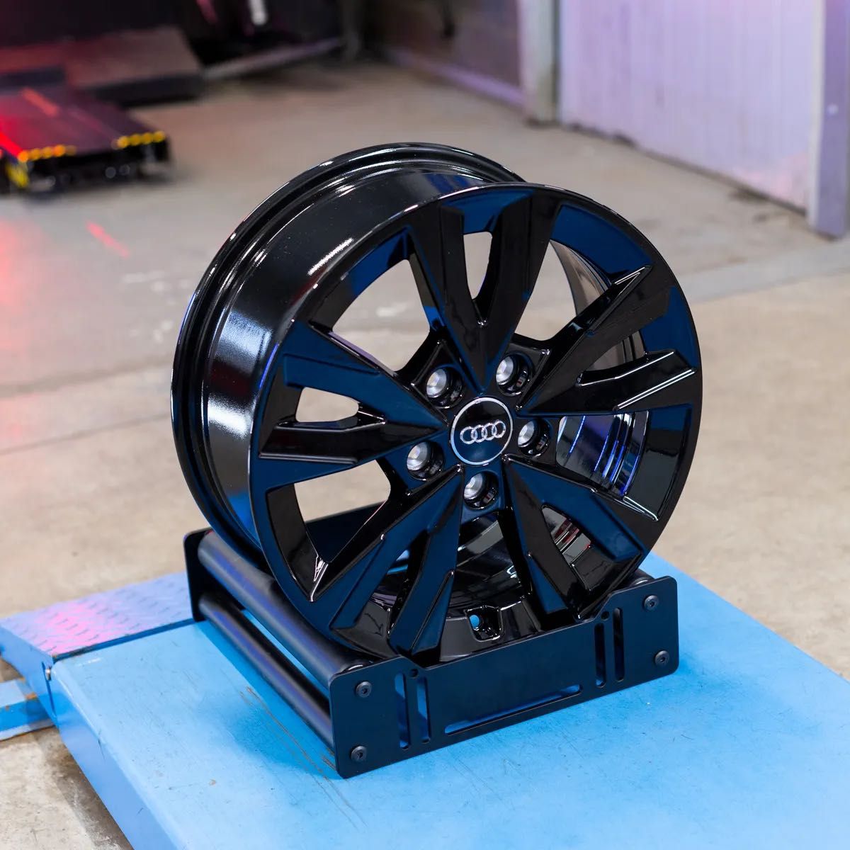 FABRYCZNIE NOWE Oryginalne Felgi Audi 16 A3 A4 A6 A8 Q3 TT
