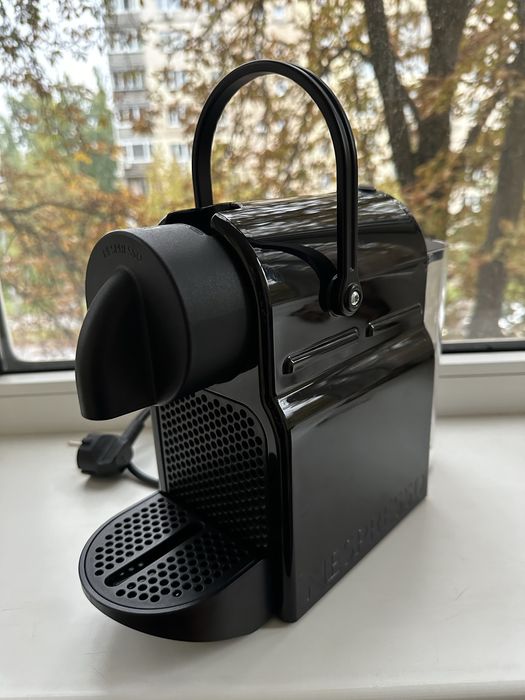Nespresso inissia капсульна кавомашина