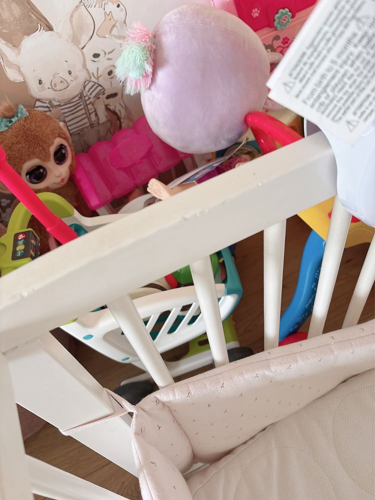 Berço (cama de grades) com colchão