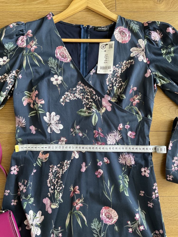 Kopertowa sukienka w kwiaty Orsay r.38