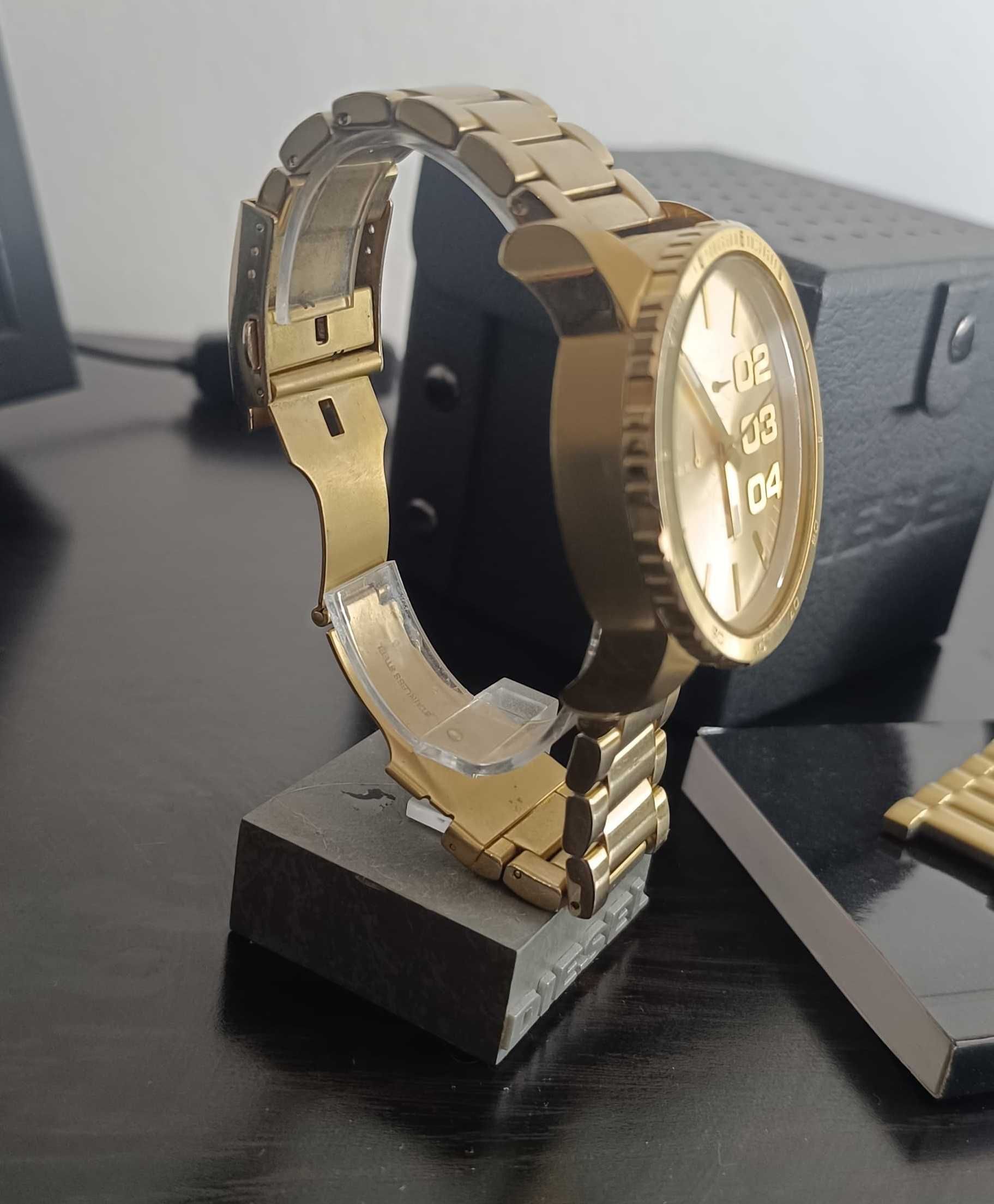 Relógio Diesel Double Down - DZ4268 Gold
