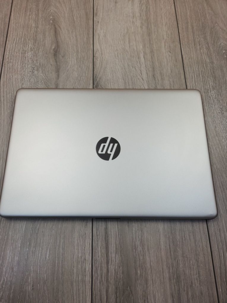 15.6" Ноутбук HP Laptop 15 R3-3250U / SSD - 256gb/ RAM - 8gb АКБ-100%