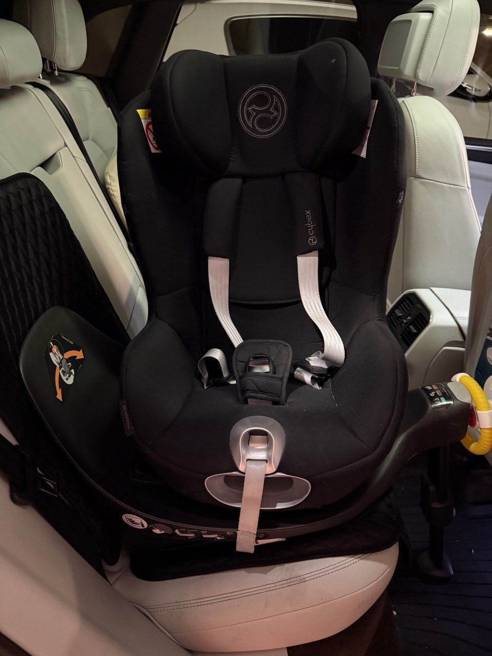 Cybex Sirona Z2 i-Size (Deep Black) + baza Cybex Base Z2