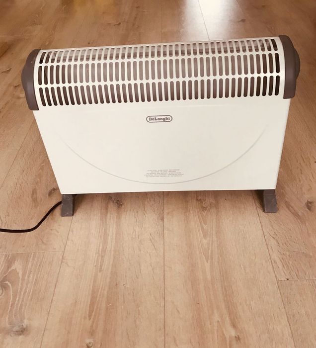 Grzejnik konwektorowy "De Longhi"