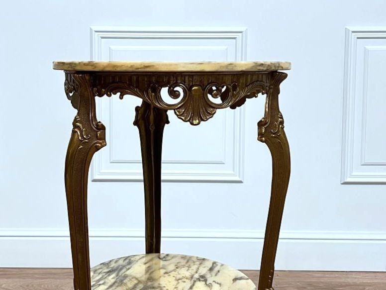 Антикварний столик-підставка у стилі Людовика XV