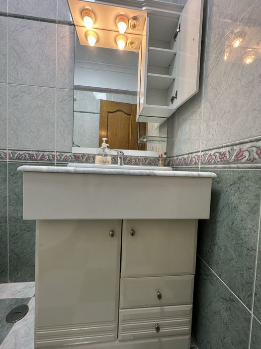 Conjunto de Espelho + Armário para Casa de Banho (NOVO)