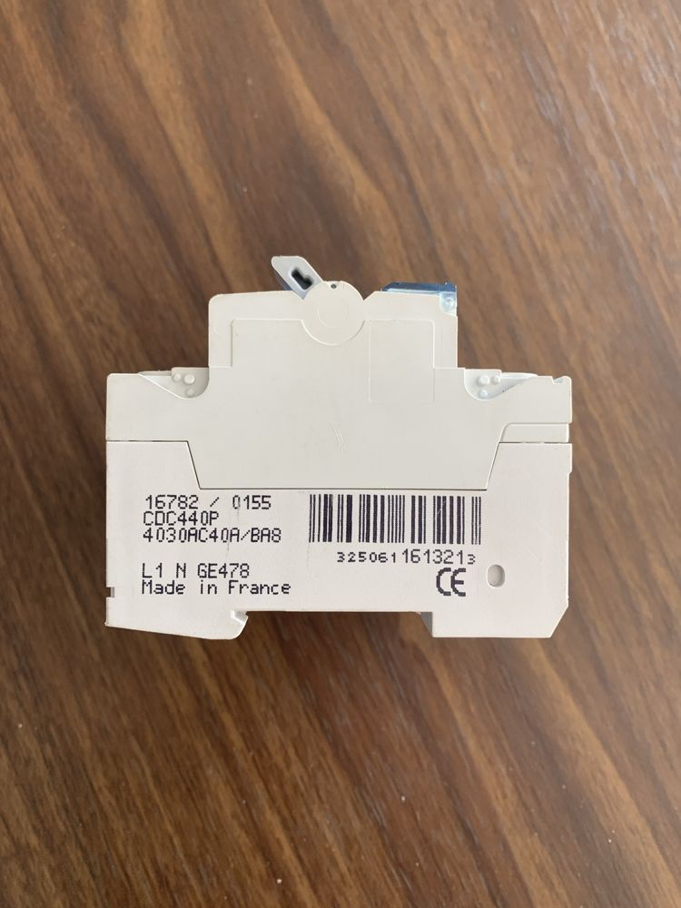 Diferencial trifasico 30mA 40A Hager CDC 440P