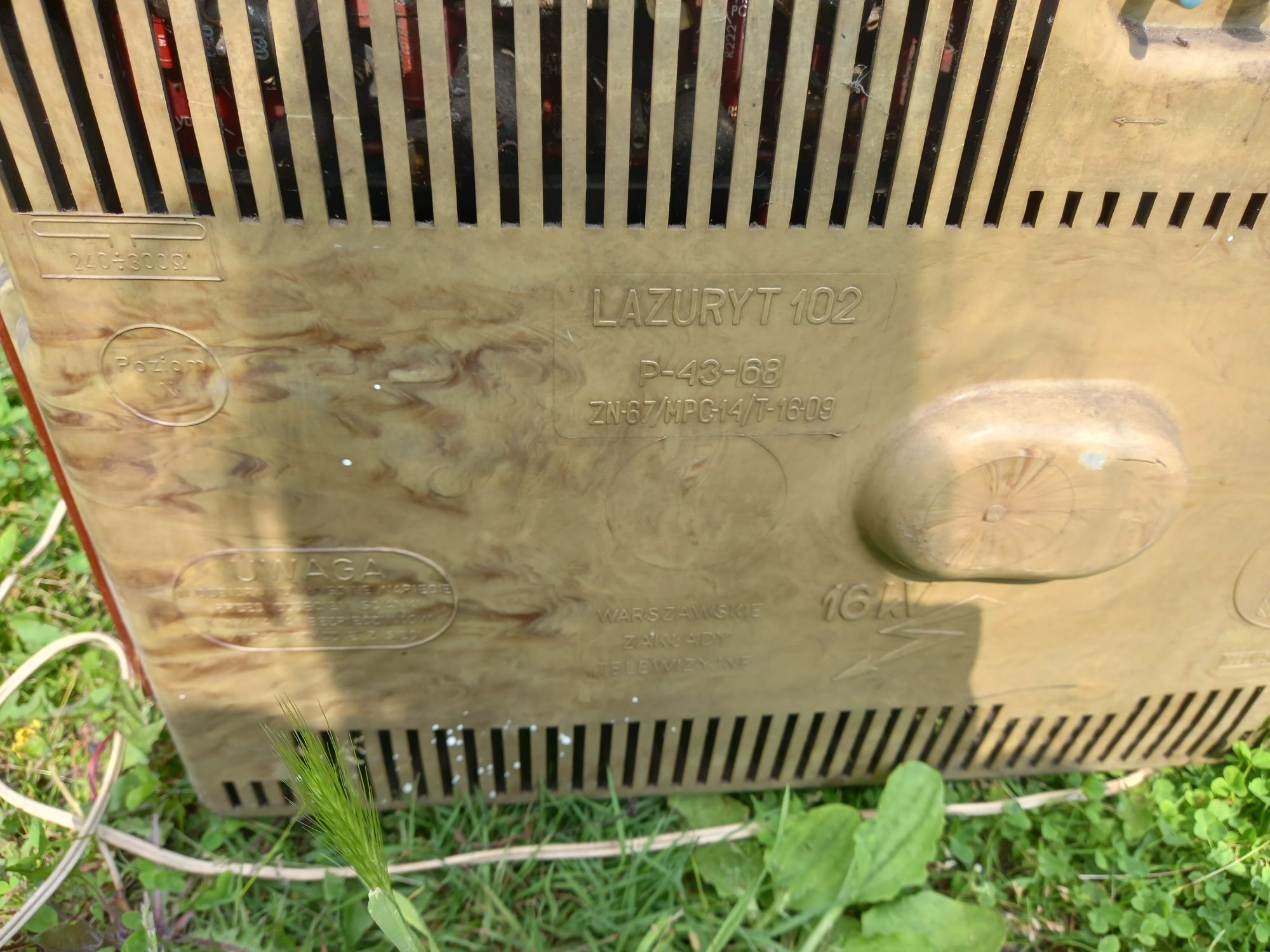 Stary telewizor lazuryt