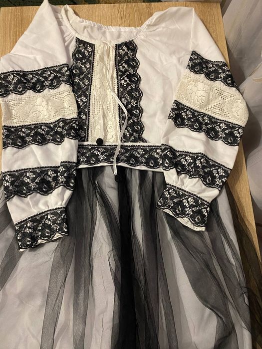 Сукня вишита в українському стилі