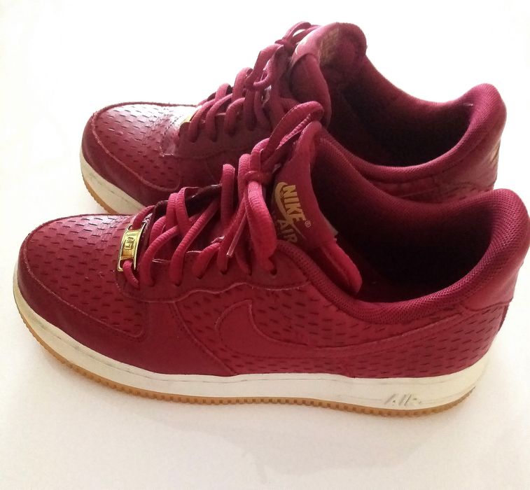 Sapatilhas Vermelhas NIKE AIR FORCE 1