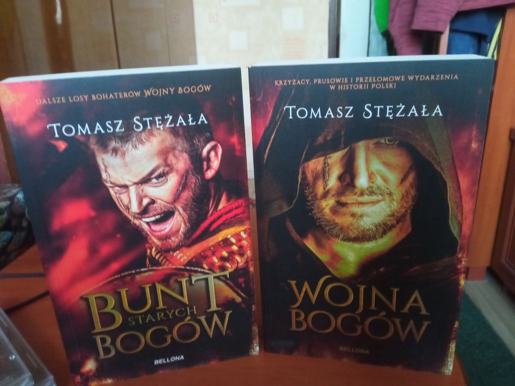 Tomasz Stężała "Wojna bogów" i "Bunt starych bogów"