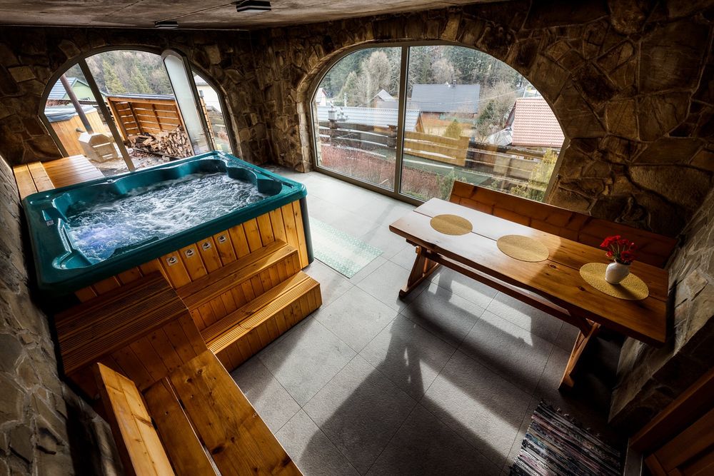 Luksusowa Willa w Beskidach dla 14osób- jacuzzi, sauna, balia, basen
