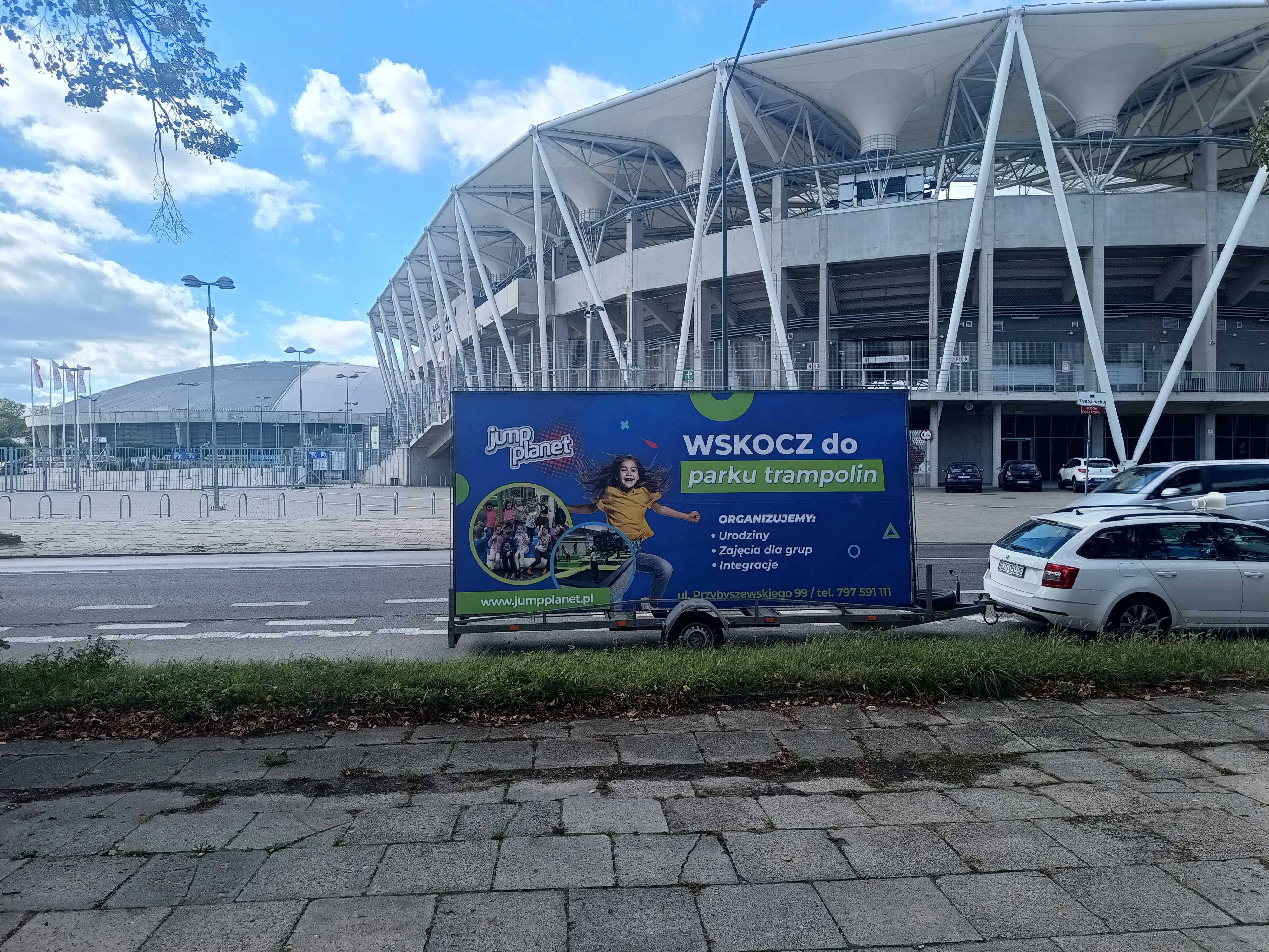 Reklama mobilna, przyczepy reklamowe z nagłośnieniem. PROFESJONALNIE