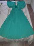 Vestido verde usado só uma vez.