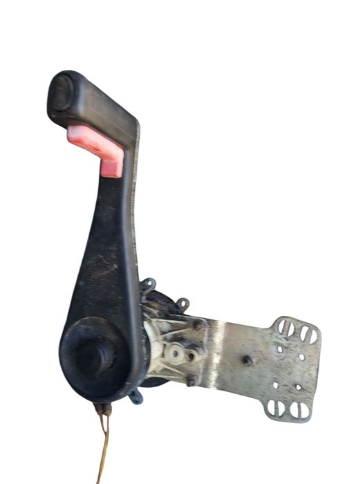 Manetka wewnętrzna z trymem silnik zaburtowy stacjonarny