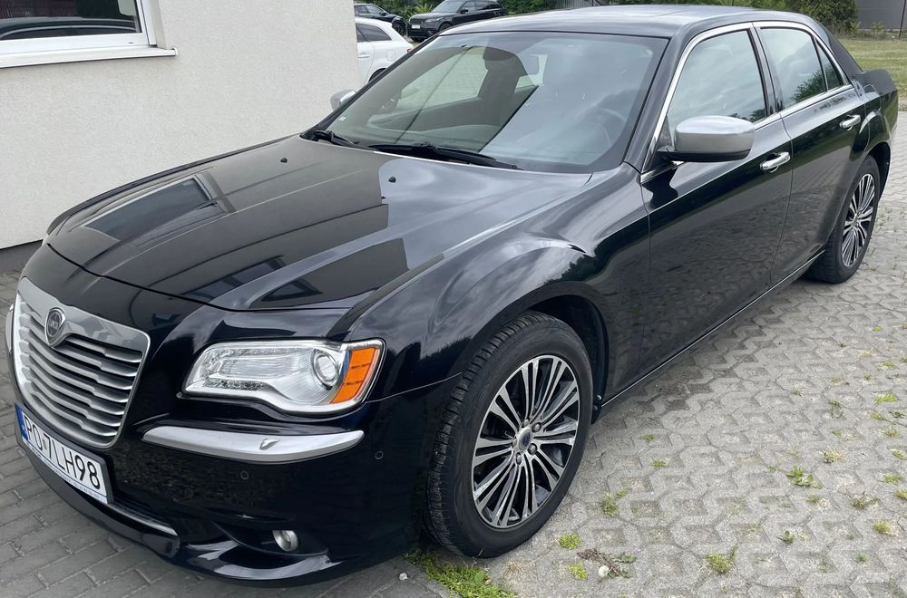 Lancia Thema Lancia Thema 3.6 benzyna awd 4x4 2014 Chrysler 300 300c