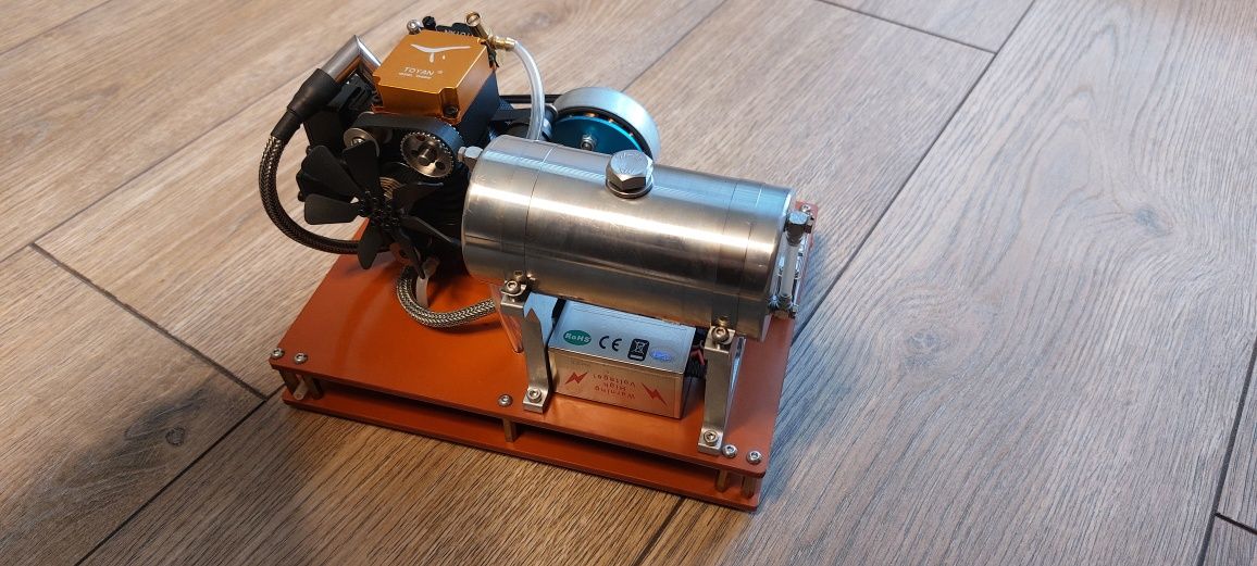Model silnik Toyan FS-S100A