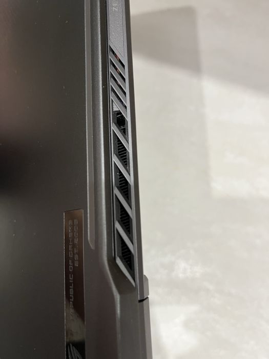Asus ROG Zyphyrus G14, R7, 16GB, 512 SSD, GTX1660Ti 6GB