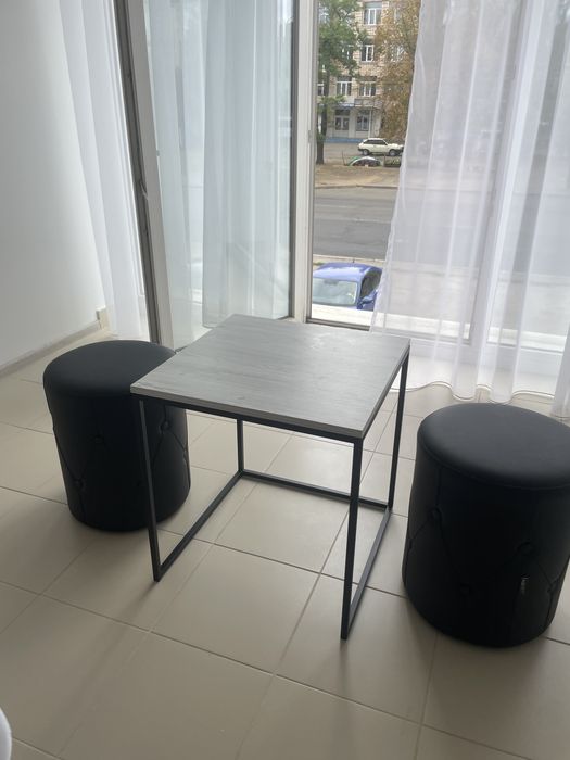 ТЕРМІНОВО!!! Набір: столик і пуфи 2 шт. Зручні і стильні!