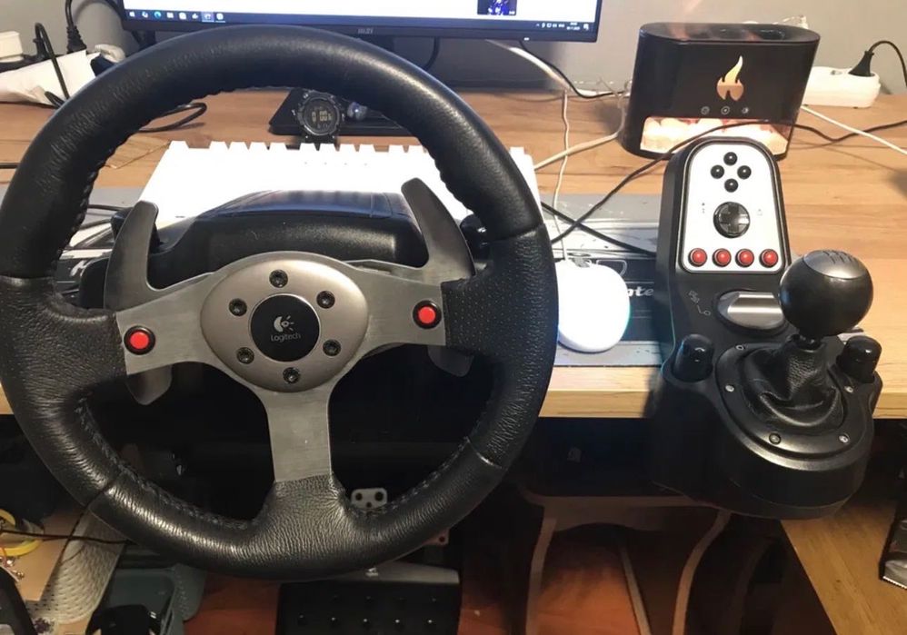 Руль Logitech G25 в гарному стані