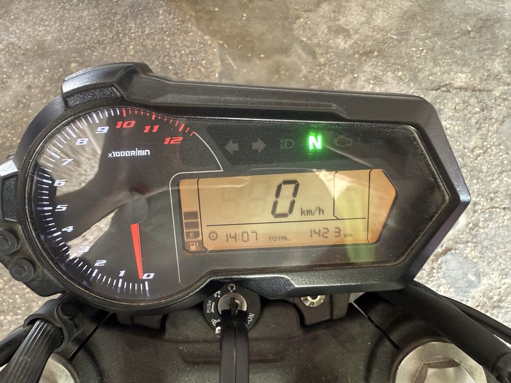 Benelli TnT 125 c/ 1400 kms