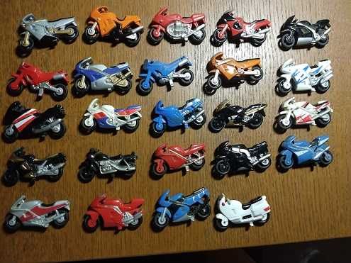 Miniaturas em metal de motos de caderneta cromos