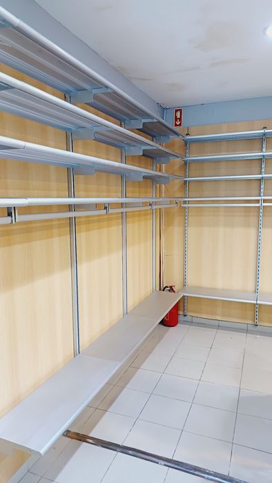 estrutura de loja pronto a vestir