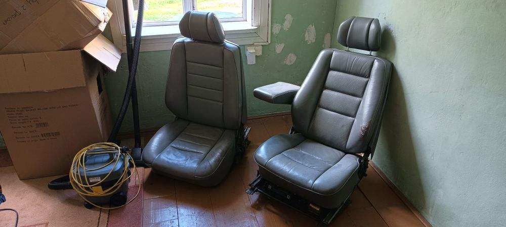 Fotele Mercedes C126 SEC